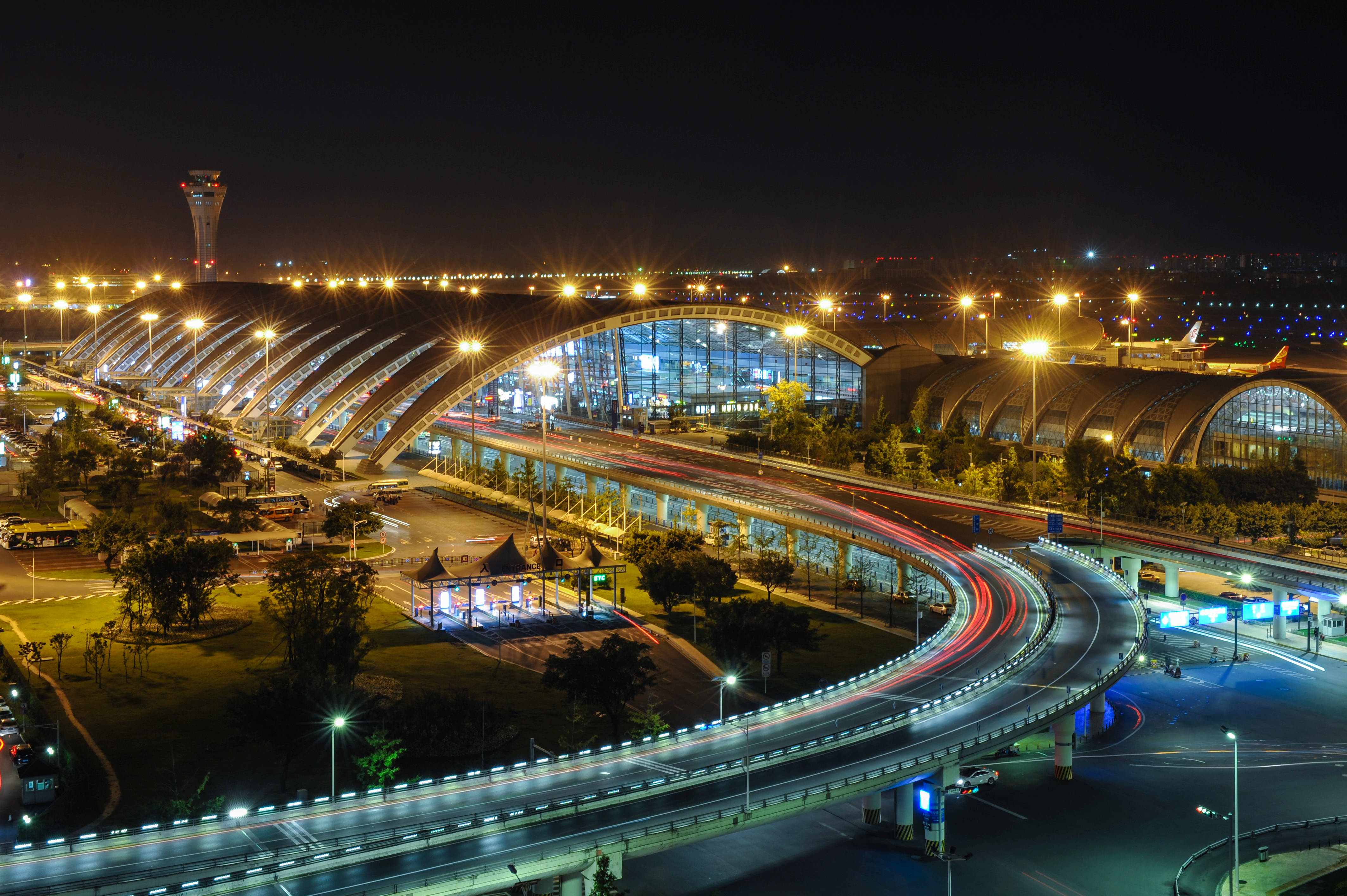 中国的广州白云,成都双流两家机场上榜,分别位列第8,第9