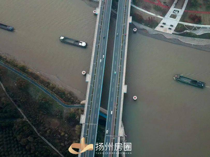 2013年2月6日,仙女庙大桥正式通车,原本并不相通的文昌东路与江都舜天