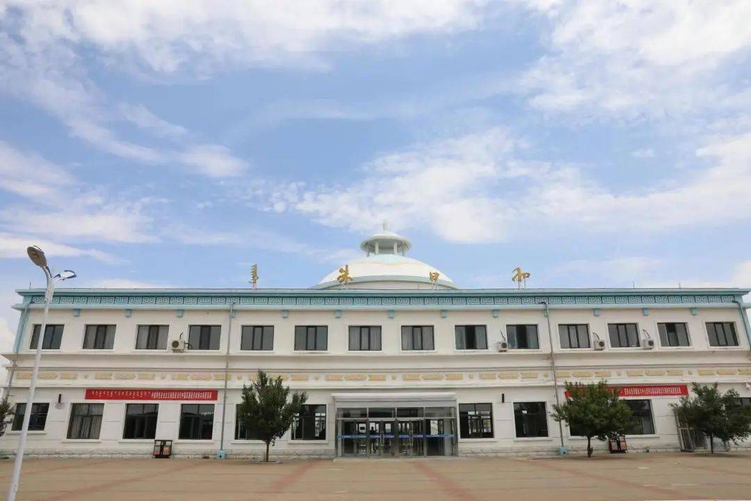 朱日和站成为旅行途中的幸福驿站但它们努力满足着群众的出行需求有些