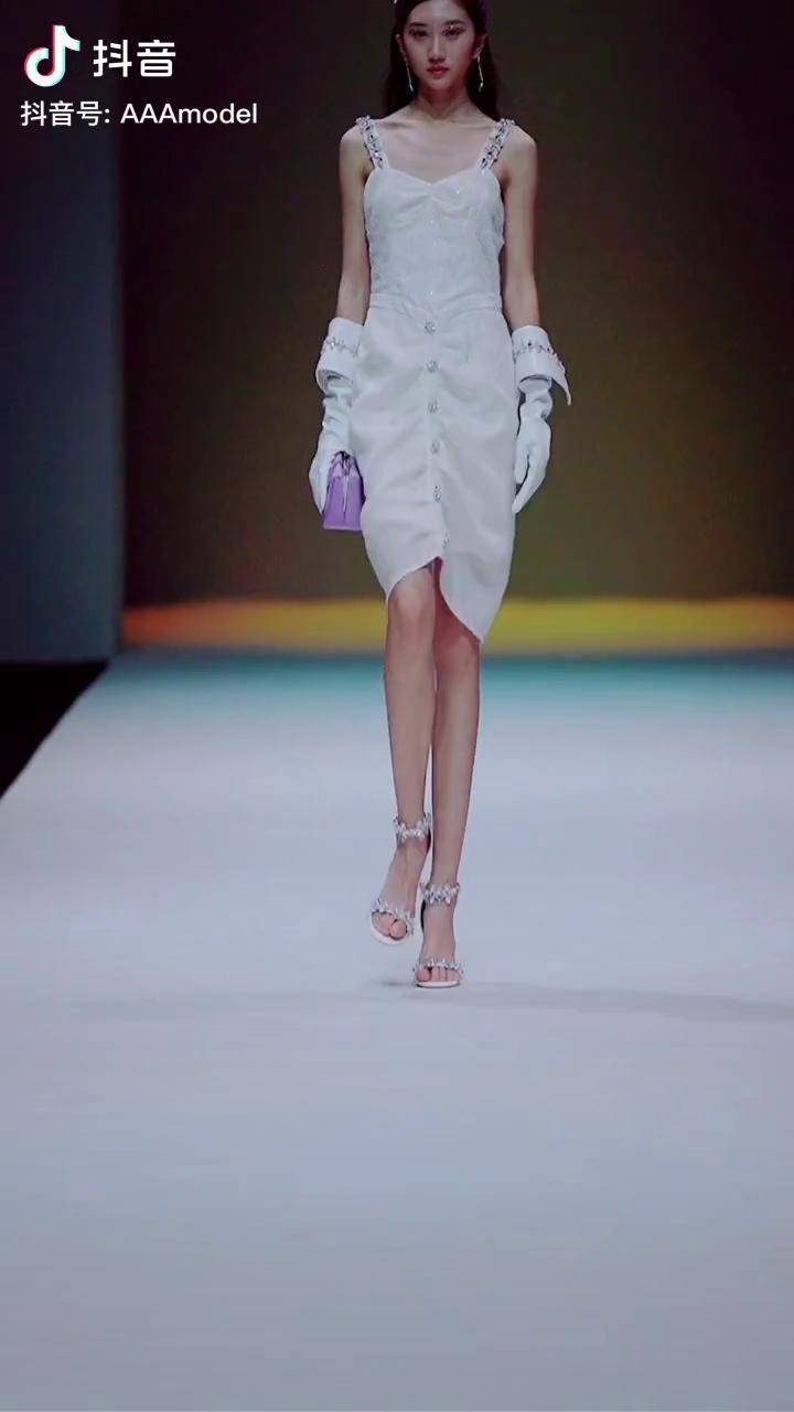 孙小涵北服校花景甜司藤时尚女神时装周气场全开