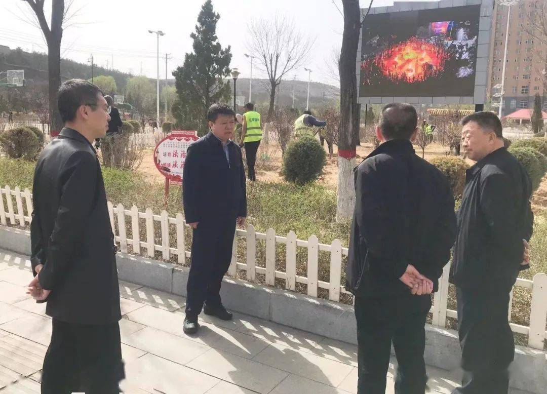 宁武县副县长王强督导检查市容市貌提升环境卫生整治工作