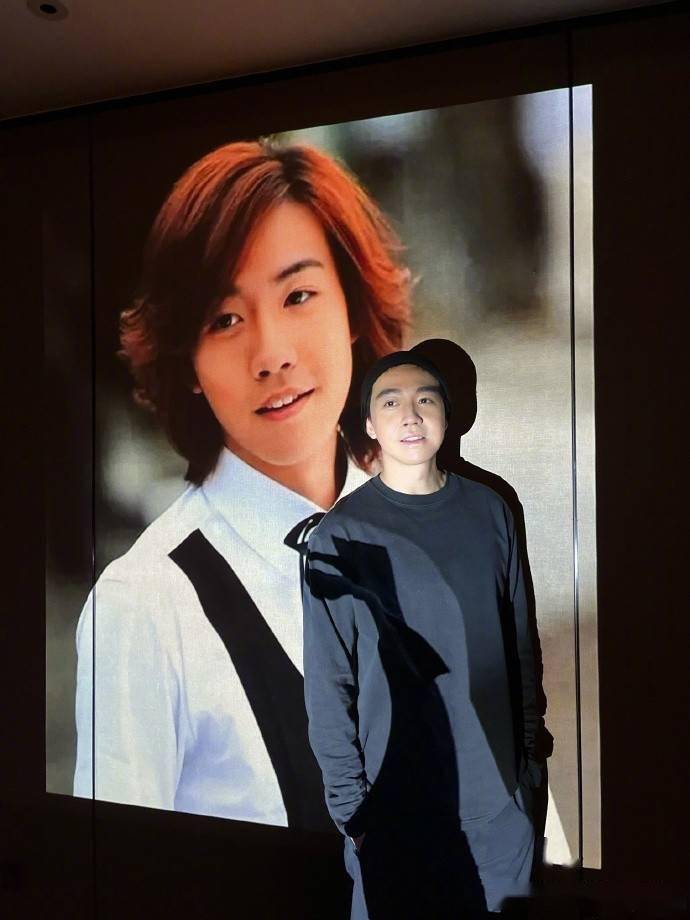 王栎鑫喊话0713等你合体俞灏明回应先来微博合体过过瘾