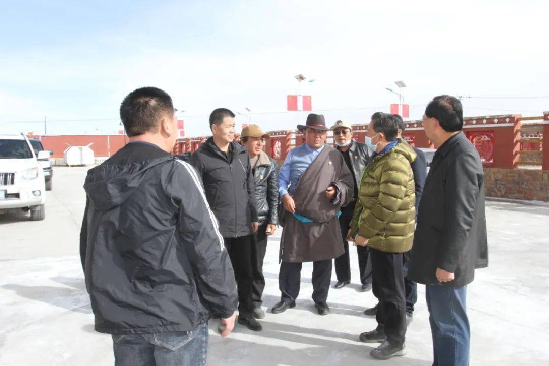 4月7日州人大常委会党组书记,主任才让太深入天峻县快尔玛乡通过实地