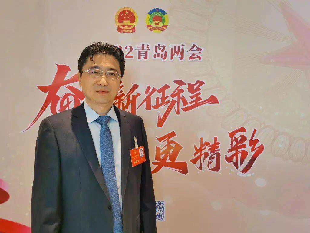 二中要闻 |【青岛"两会"进行时】青岛二中校长王先军代表:适度增加中