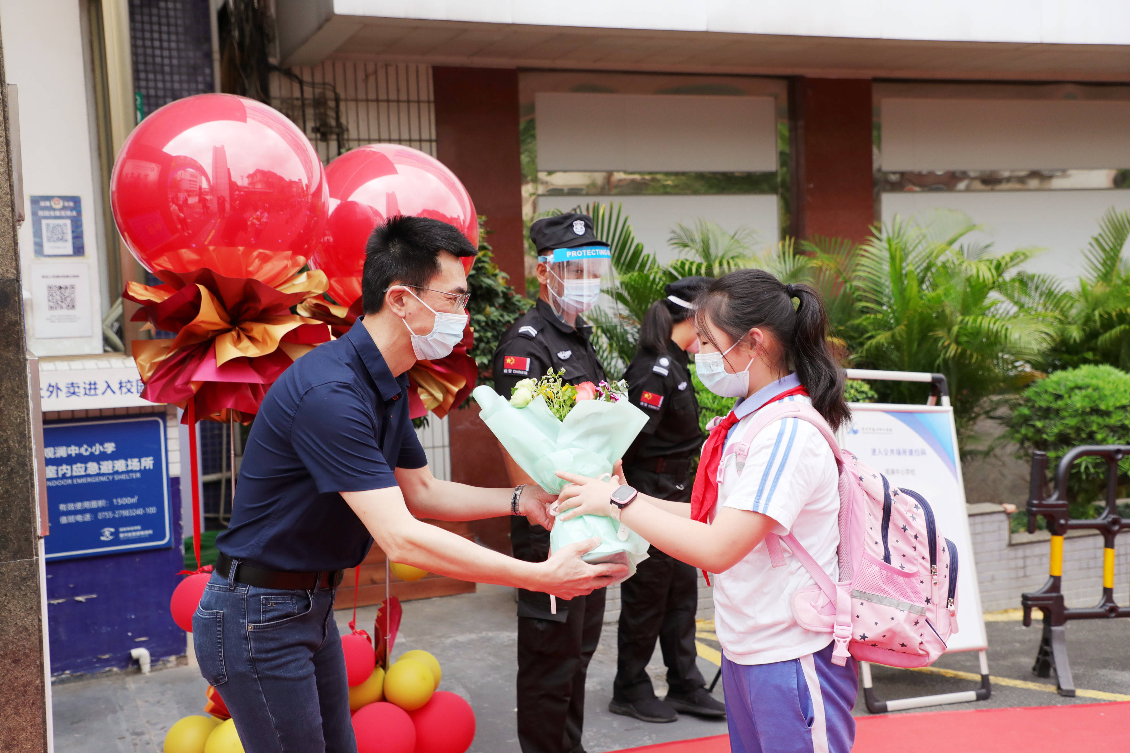 返校进行时击锣明志龙华区观澜中心学校初中部小学部复学仪式惊喜多