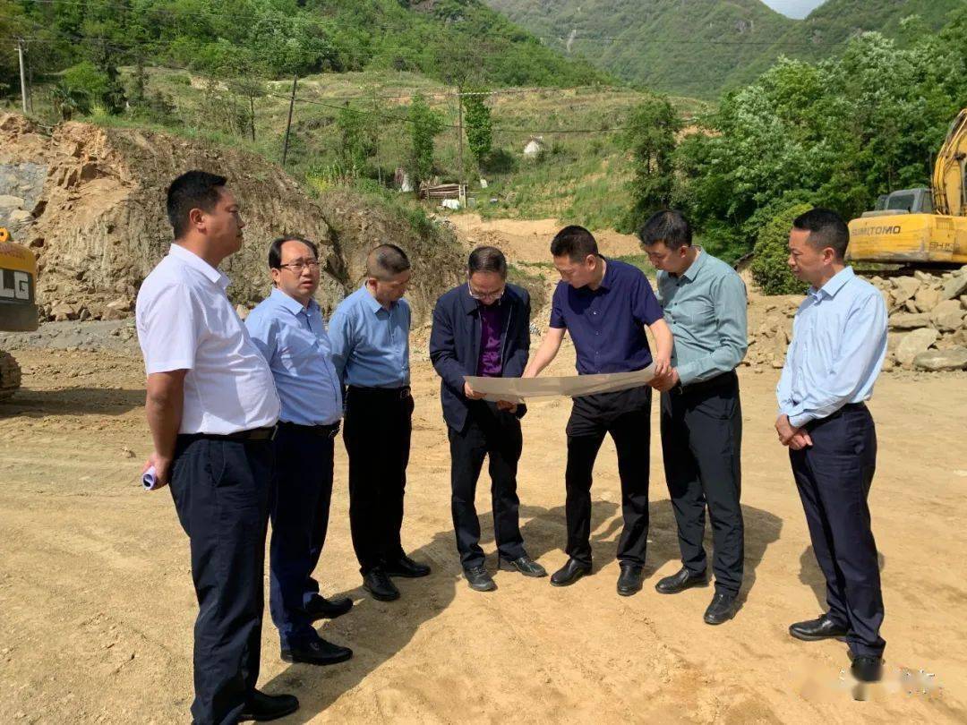 关注丨县长陈永乐调研汉阴s213凤凰山隧道及引线工程项目前期工作