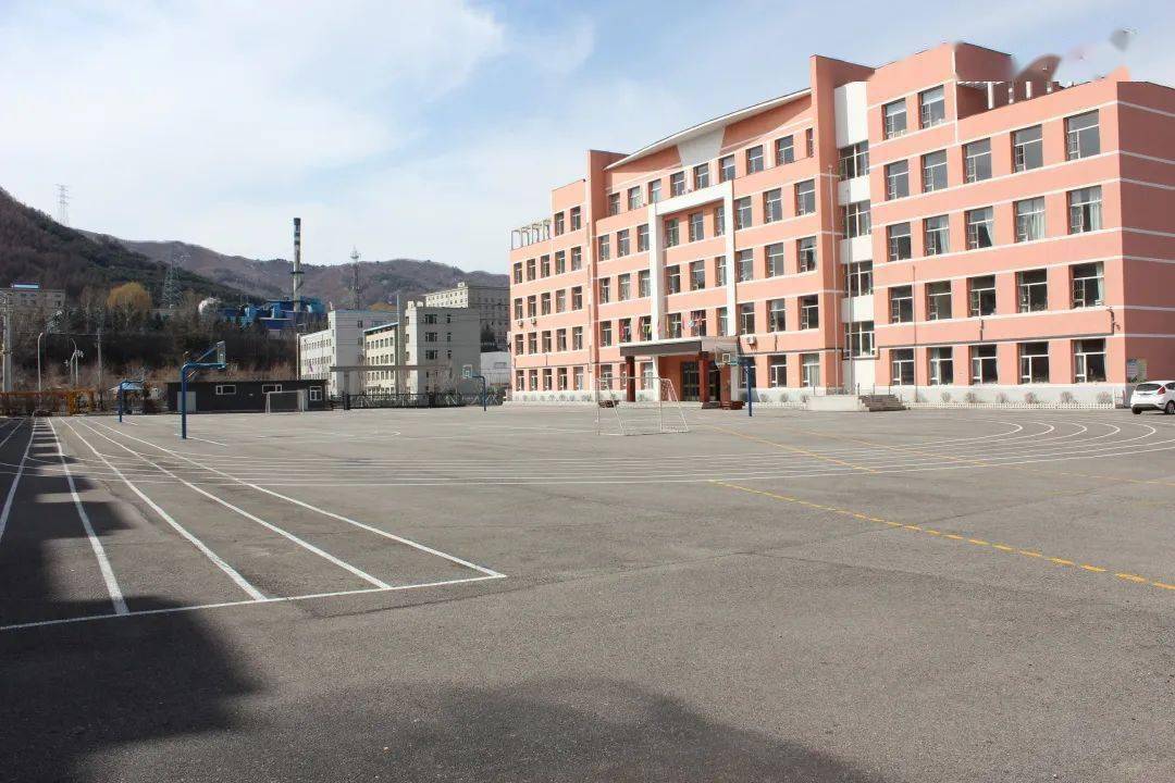 学校概况通化市第十三中学金厂校区一体化办学缔结江南新区教育共同体