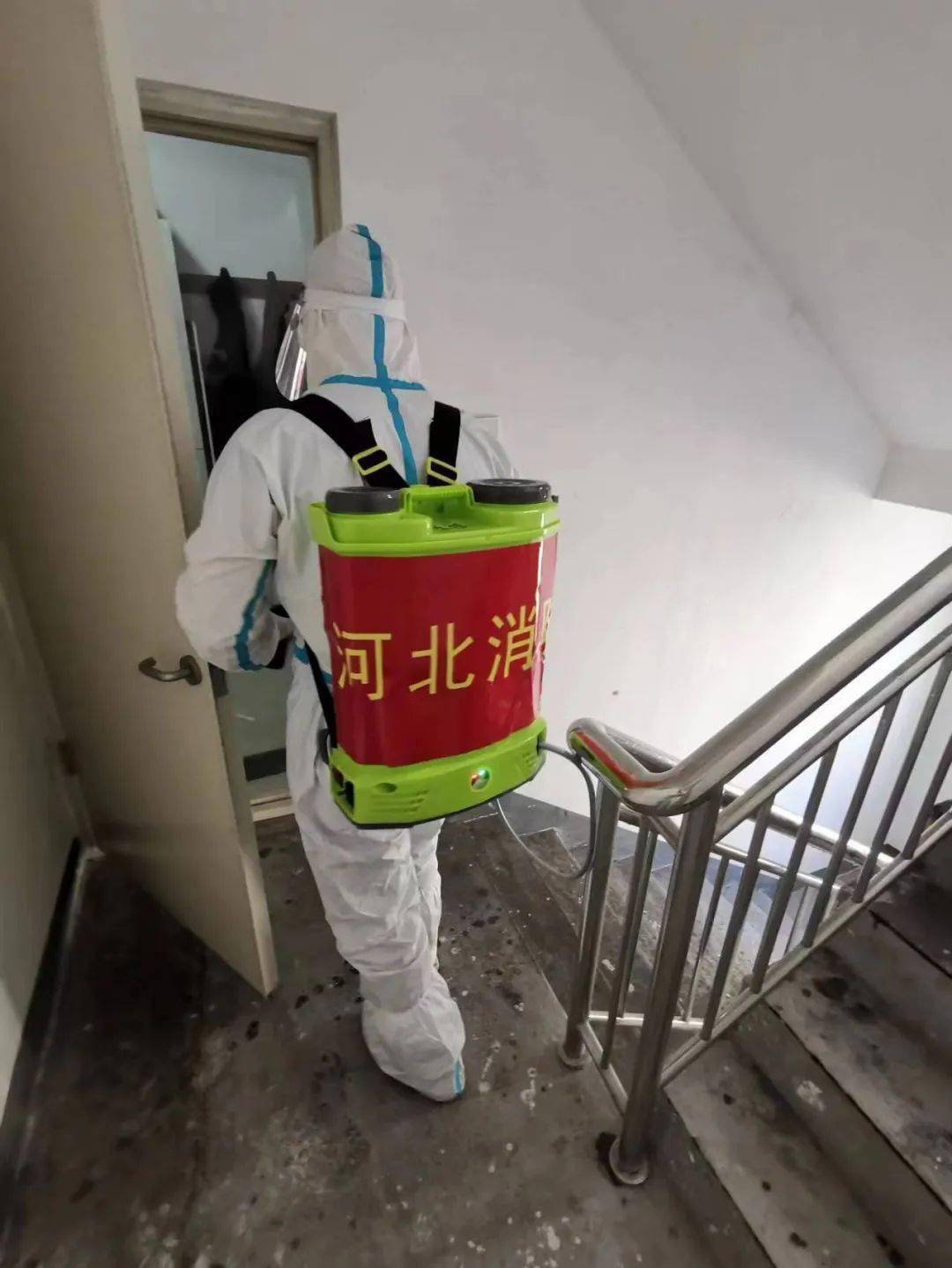 战疫一线火焰蓝 奋勇担当护安全