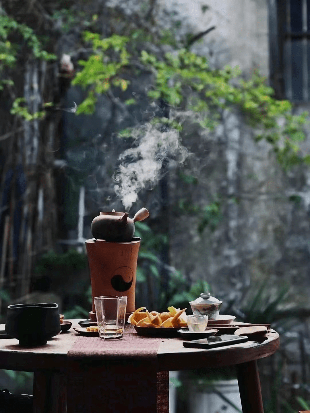 在繁华喧嚣的世间,保持一份素简优雅,把生活过得活