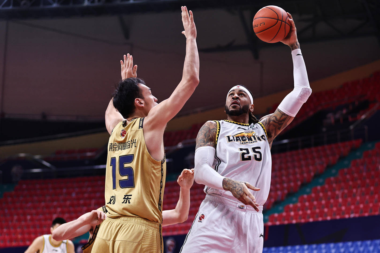 大逆转辽宁30横扫广东晋级cba总决赛国内球员变化可喜