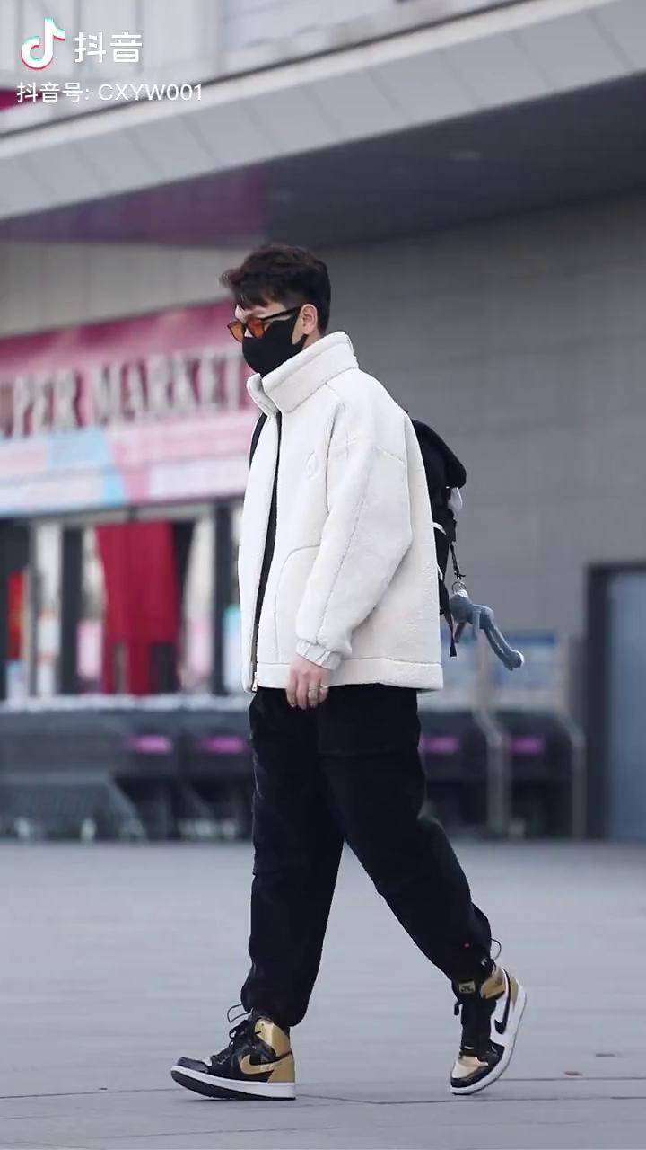 抖音好物年货节男装男生穿搭街拍时尚街拍潮流穿搭穿搭不潮不出街颗粒