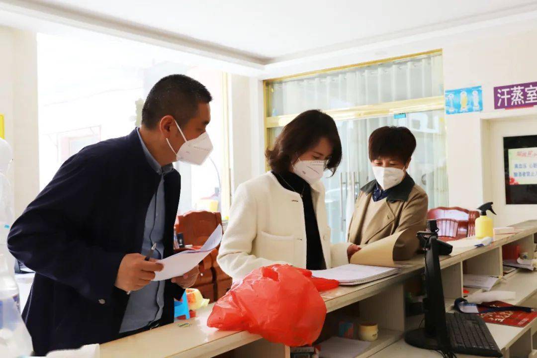 施宁琳到"健康驿站"督查指导疫情防控工作