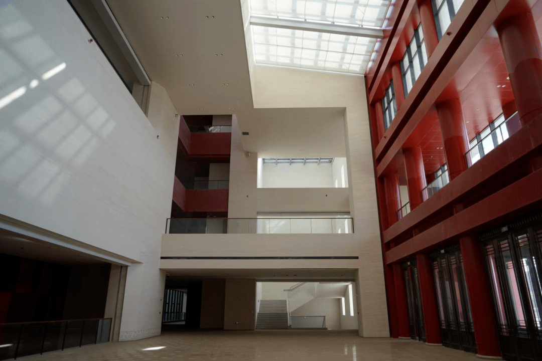 动态内蒙古自治区文化馆组织全体职工赴新馆调研考察