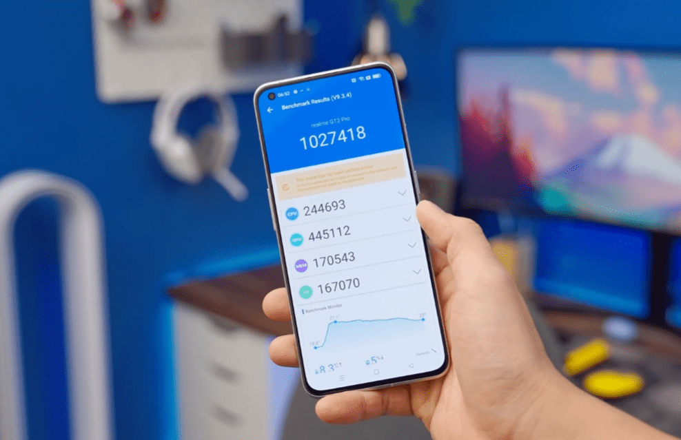 realme彻底爆发:12g 256g 5000mah,骁龙8旗舰3个月直降1100元_pro