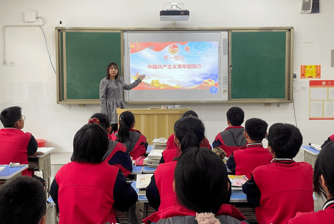 滑县各级团组织开展以喜迎二十大永远跟党走奋进新征程的主题团日活动