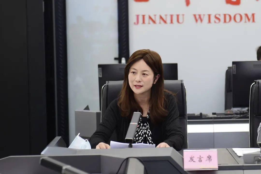 寄渠,成都市第二十中学校教师孙一,成都市第十五幼儿园教师唐慧分别结