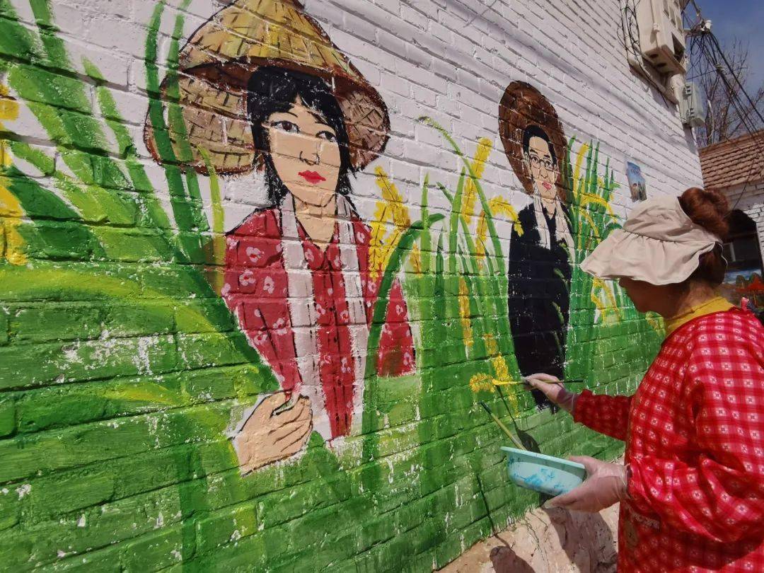 宣化:手绘文化墙为乡村振兴增色添彩_营村_墙体_彩绘
