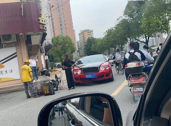 普宁一外卖小哥撞上宾利,赔偿书曝光!_车祸_承诺_双方