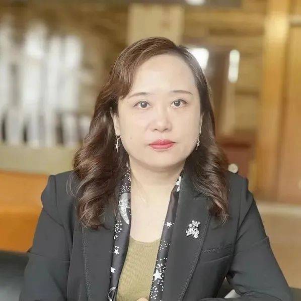 人物名片田玲,电子科技大学计算机学院教授,博士研究生导师,长期从事