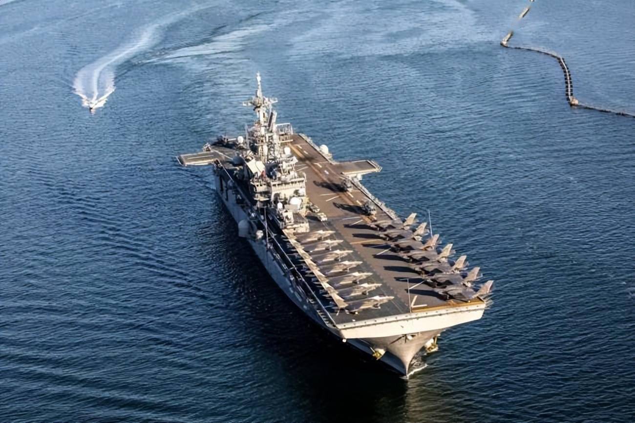 美国轻型航母测试16架f35b一次性出动还嫌航母不够用