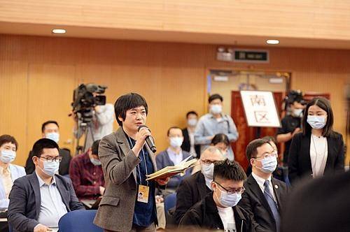 姜洁为党报事业的发展贡献自己的光和热