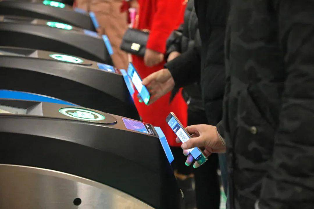 目前可通过西安地铁app开具电子发票,支持西安地铁app,支付宝,微信及