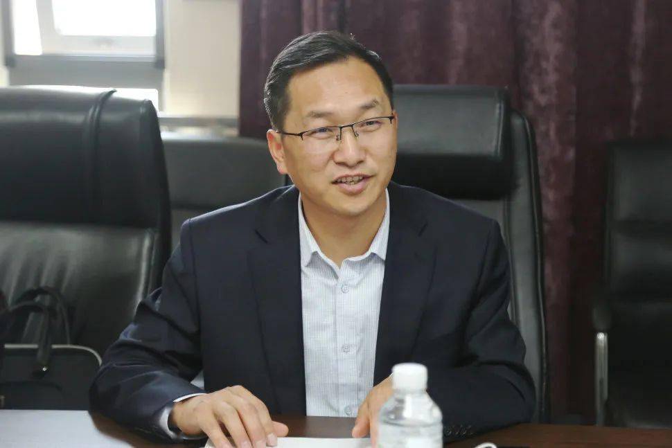 郏县妇幼保健院院长杨孝埔等一行到访郑州大学五附院参观交流医养康养