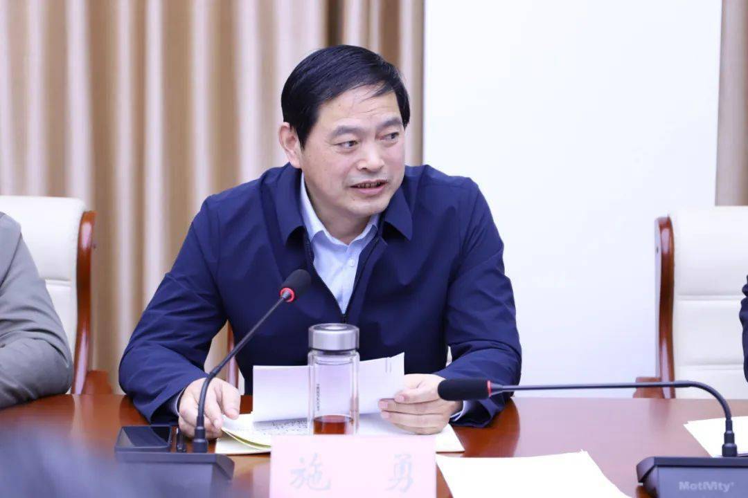 要闻区政协召开各民主党派工商联和无党派人士座谈会施勇参加