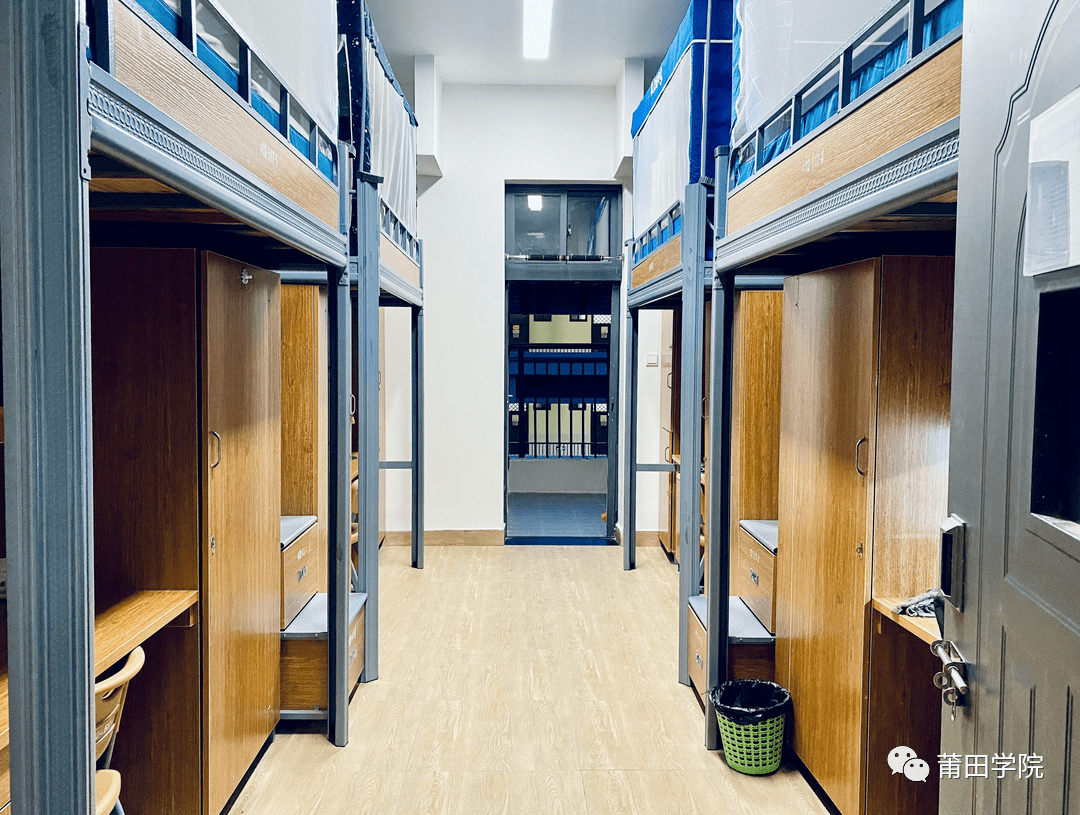 宿舍内整洁温馨室友间友好相处我们应将欢笑声留下把脏乱差清除七