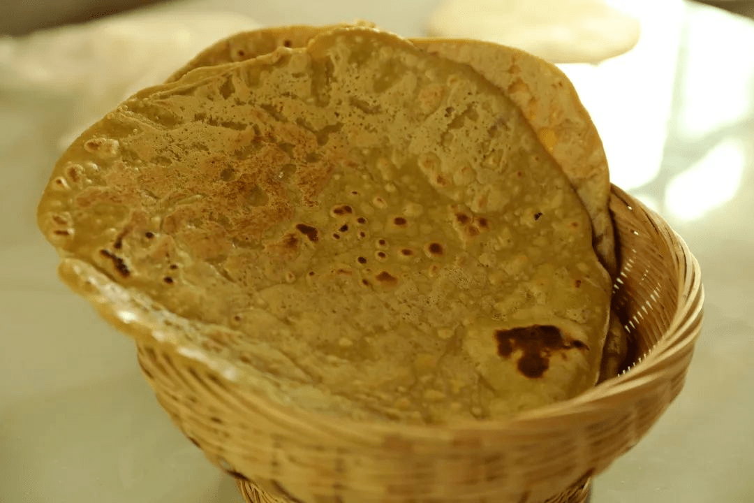 【美食】墨江苦荞粑粑,记忆深处的乡愁!_面团_哈尼_蜂蜜