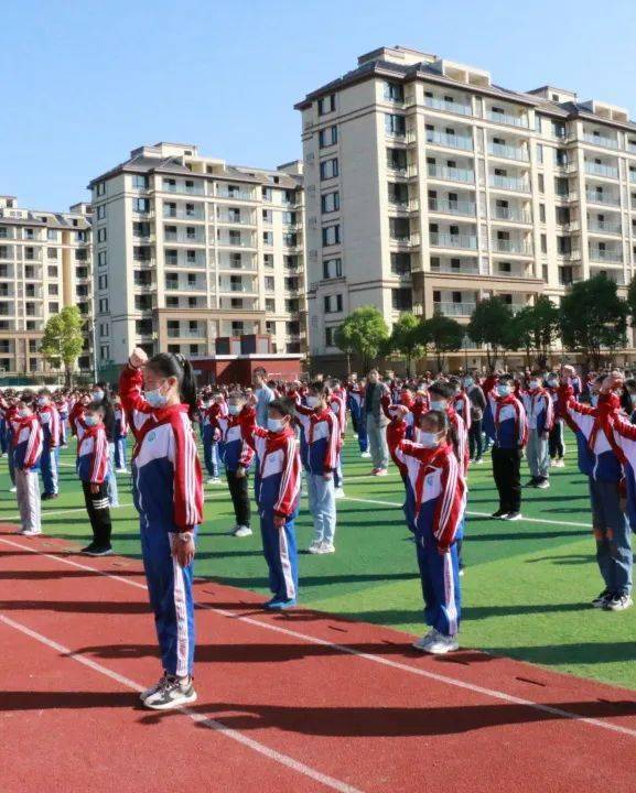 今早泾县城关五小千名学生集体宣誓