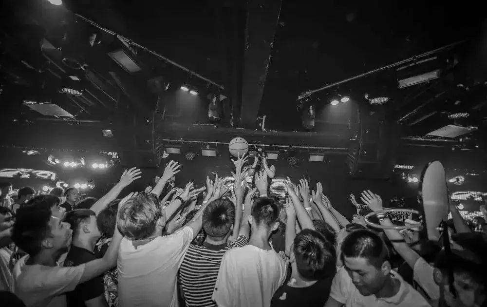 eminem都没听过还配听说唱吗?_视频_文化_way