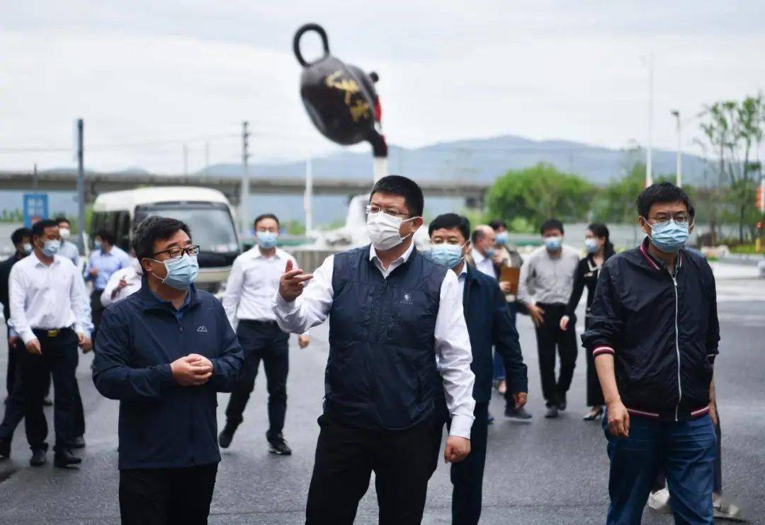 单向前赴三山经开区调研复工复产复市工作