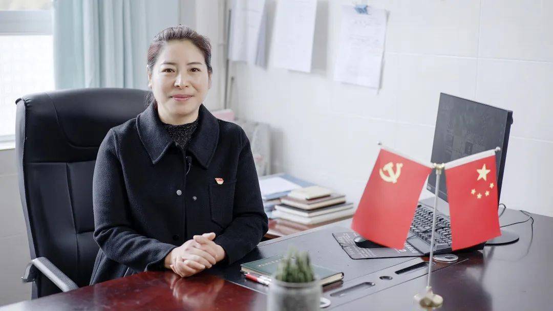 我身边的党员故事李华扎根守望静待花开
