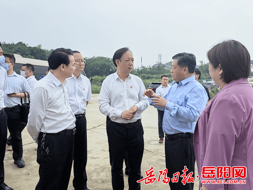 市委常委,宣传部长刘启峰率队,经开区党工委副书记,管委会主任谢春生