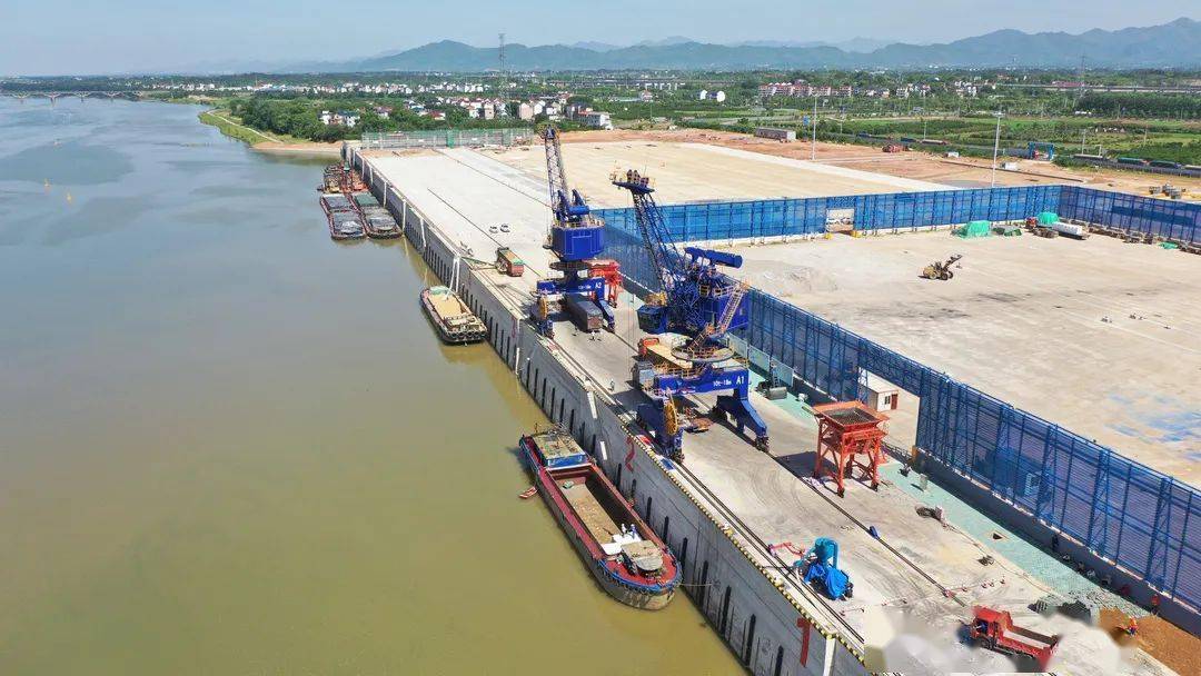 衢州港累计吞吐量突破1000万吨