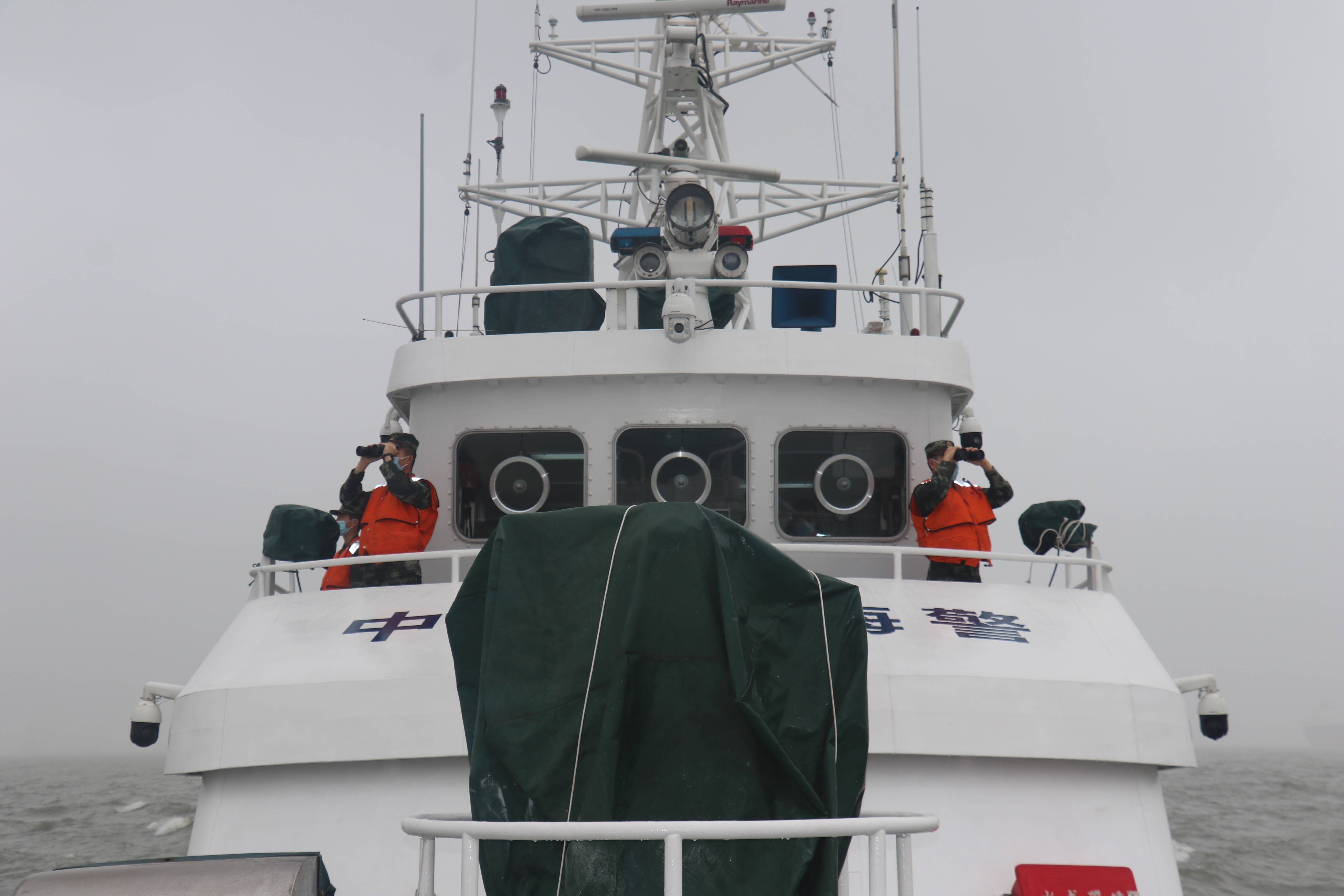 伏季休渔期来临上海海警呼吁渔民5月1日12时前返港停靠