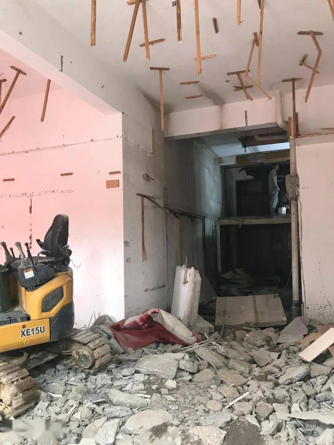 事发嘉琳广场小区店面装修致30多户房子开裂相关部门两次现场查看