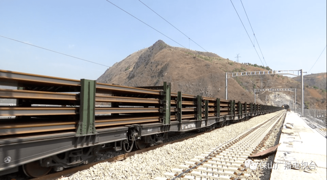 长轨开铺大瑞铁路大保段开通越来越近