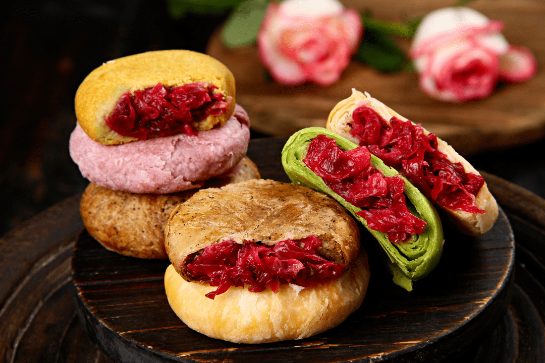 丽江七彩鲜花饼甜而不腻入口酥软一盒尝遍七彩云南