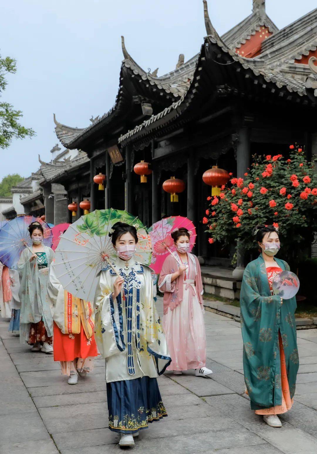 台儿庄古城《台城正有戏》推出_游客_民国_互动