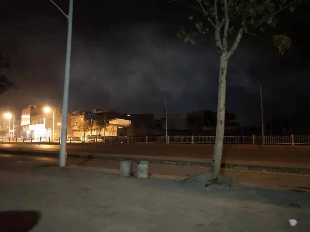 啥情况宾阳城郊这段路黑灯瞎火的群众很不安全