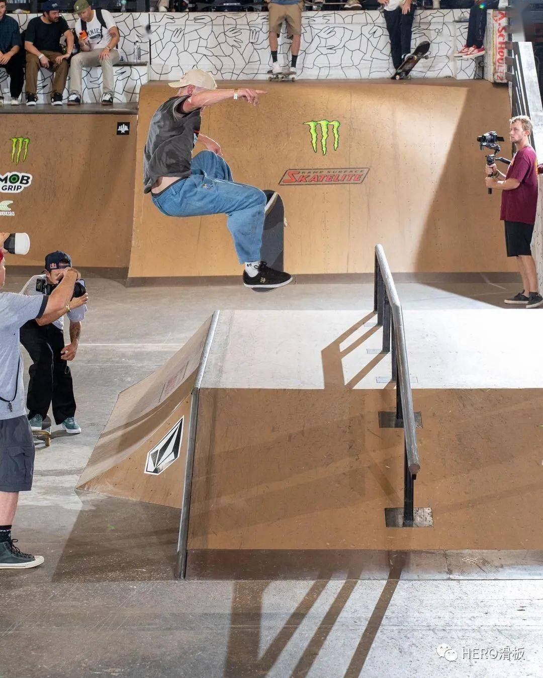 laserflip·vision 动作教学之 rock to fakie