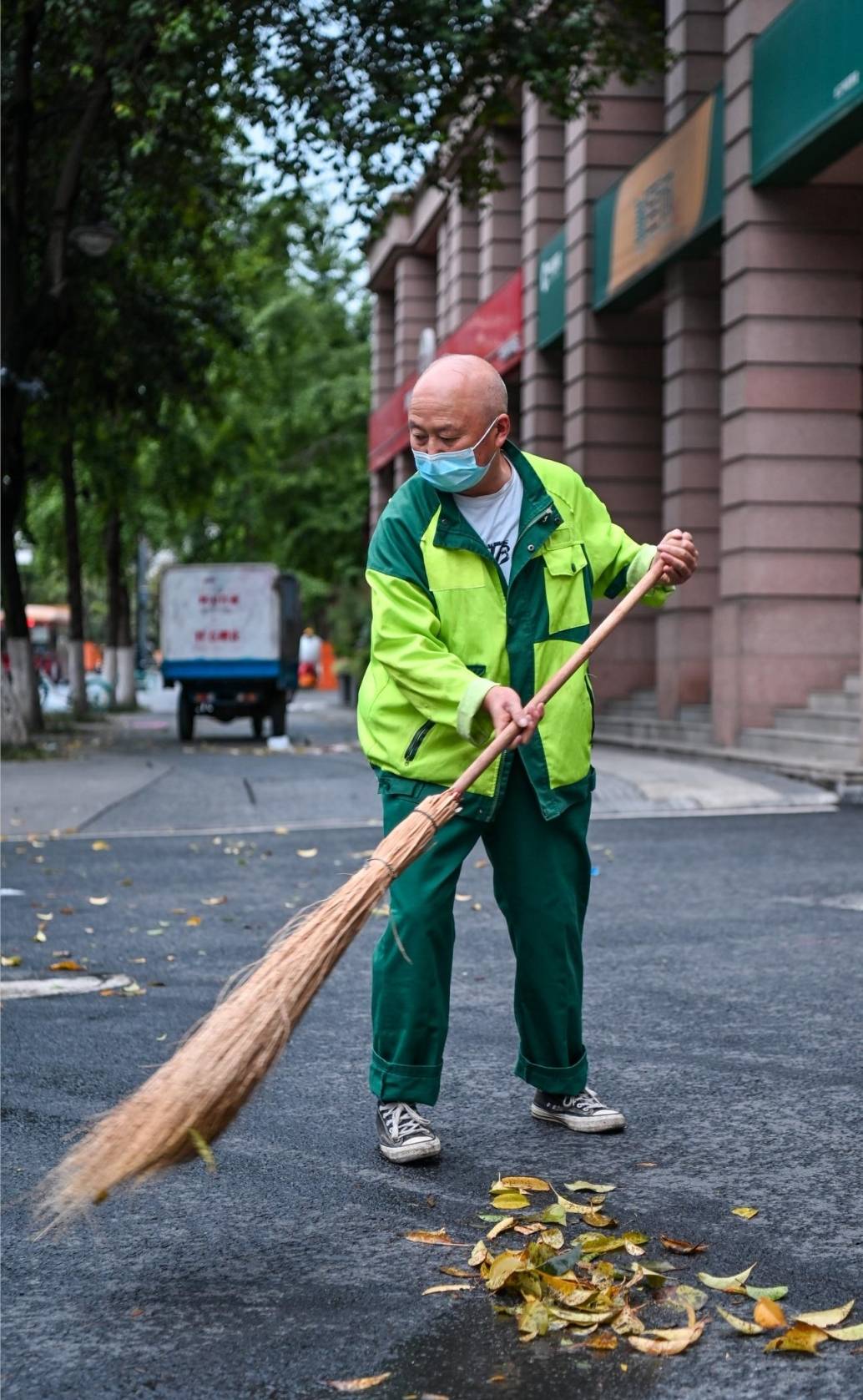 劳动最光荣特写镜头聚焦劳动者的手