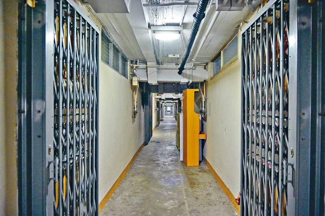 公屋长走廊旧式屋邨作为低端廉价住宅,设计者更重视居住单元的供应量