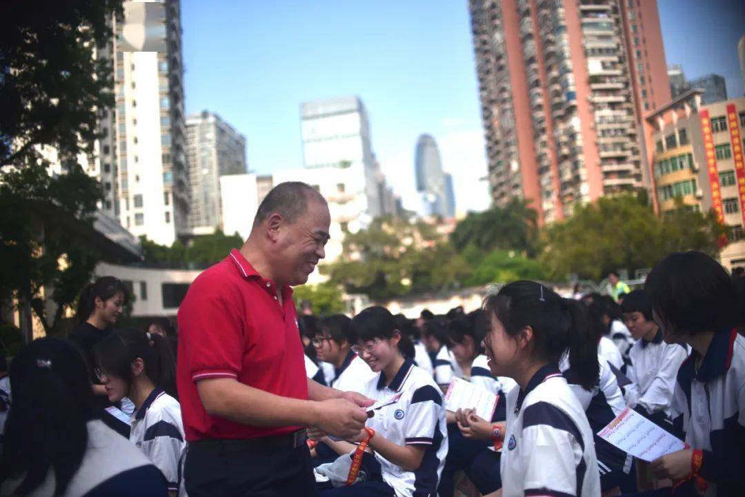广铁一中高三学子庄严宣誓剑指高考不负青春不负韶华