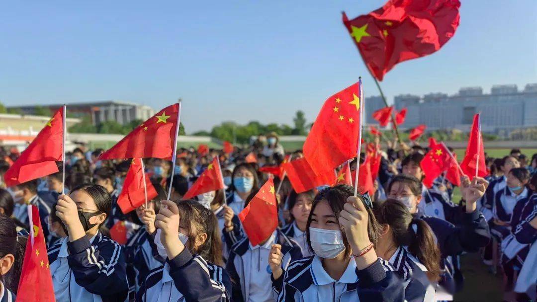 汉川一中用青春的力量唱出对祖国清澈的爱