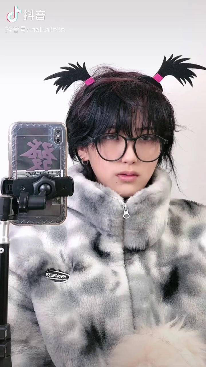 二哈和他的白猫师尊夏司逆cos师哥我才六岁不丢人