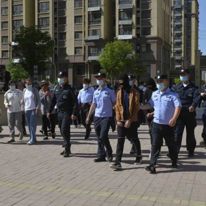 强力震慑!成武警方押解盗窃案嫌疑人公开指认现场!_办案_监控_进行了