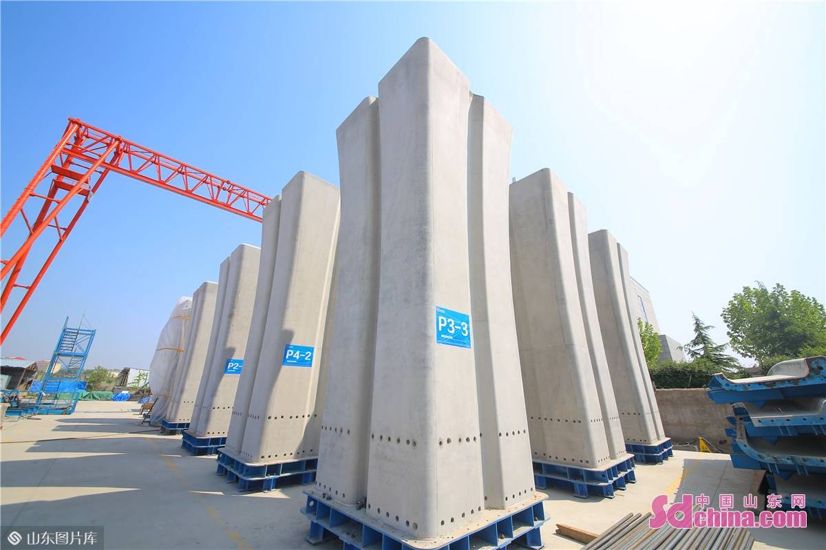 青岛首次采用装配式预制墩柱工艺为立交工程施工_张鹰_银川_工人